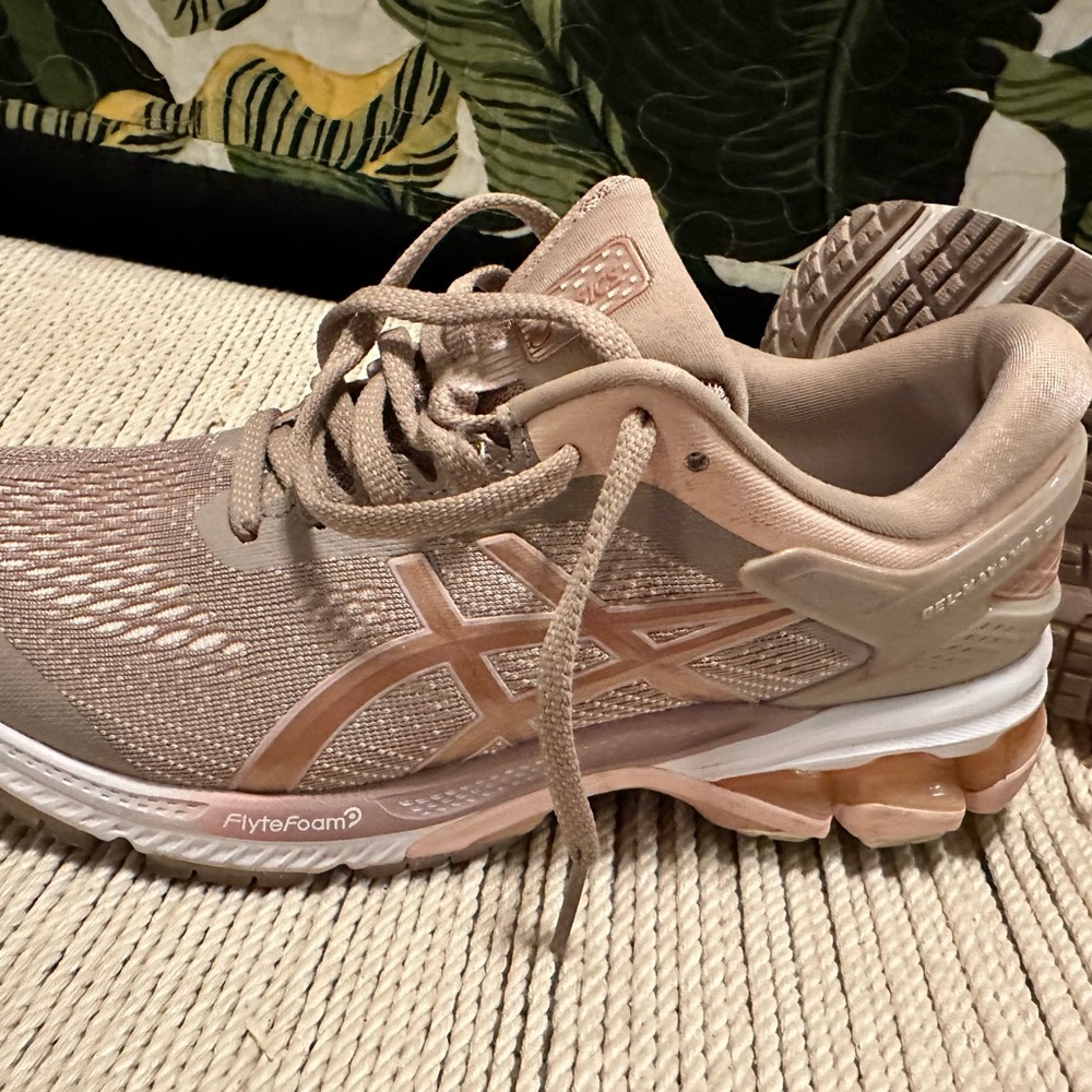 ASICS gel-kayano 26 wrong pink for jacket 75 OBO